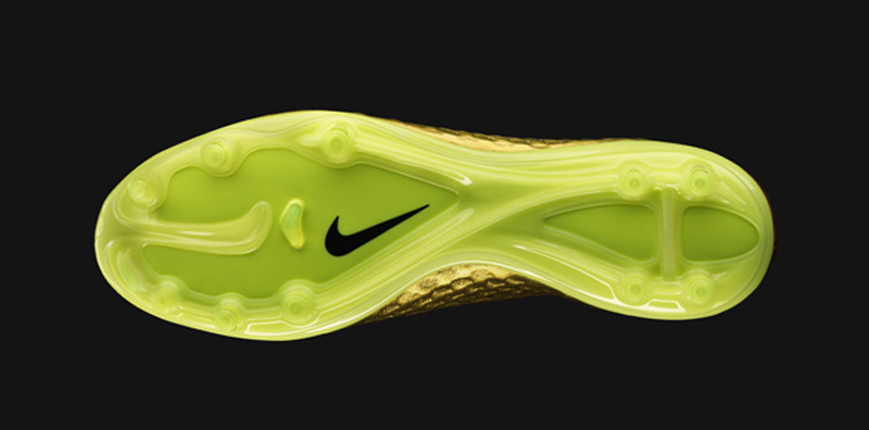 Neymar's Nike Hypervenom golden boots bottom