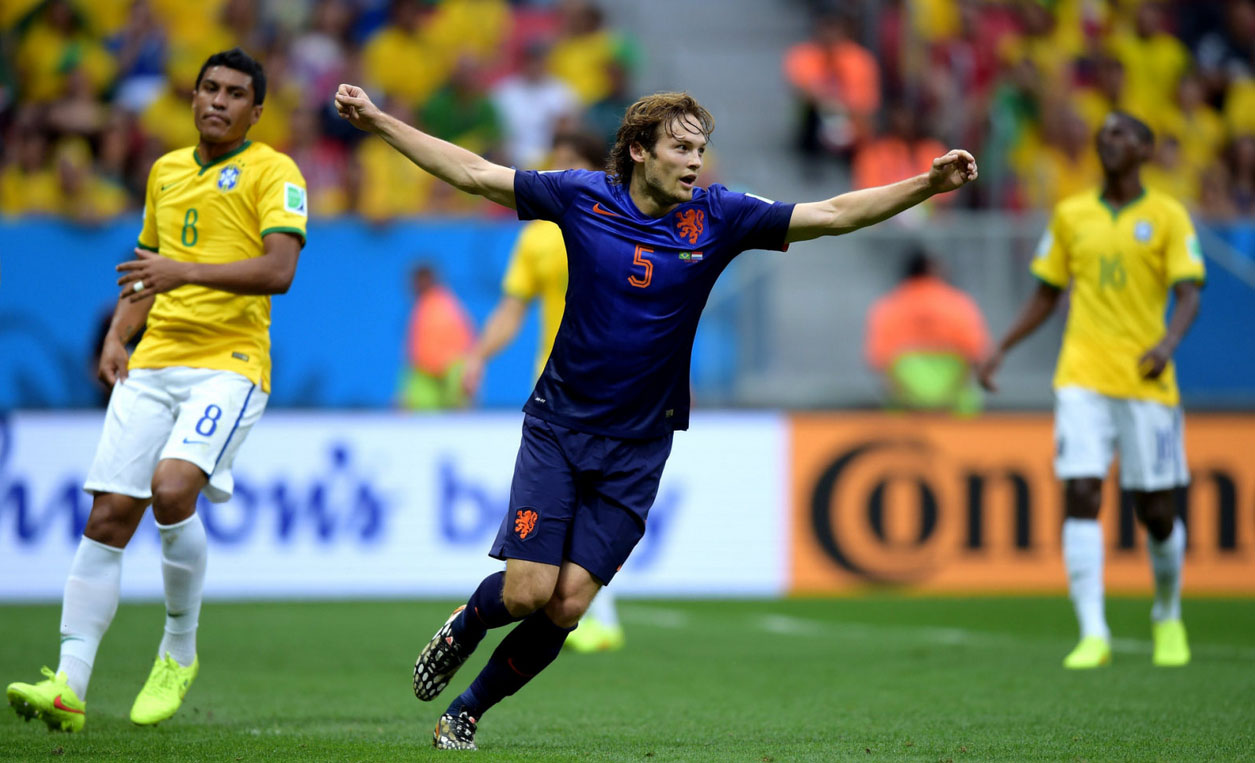 Daley Blind goal, in Brazil vs Netherlands, at the 2014 FIFA World Cup