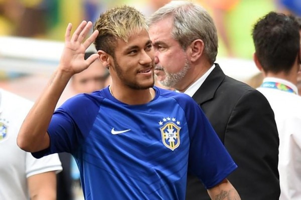 Neymar waving goodbye in Brazil's last game in the World Cup