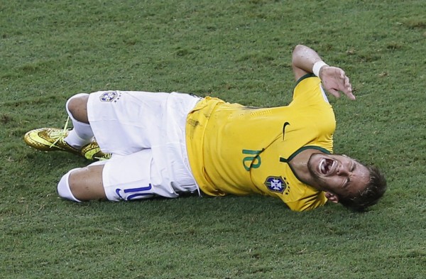 Neymar World Cup injury in his lower back, in Brazil vs Colombia
