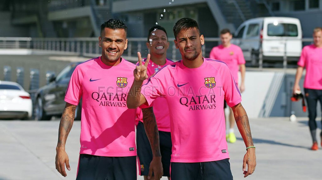 Daniel Alves and Neymar in Barcelona practice