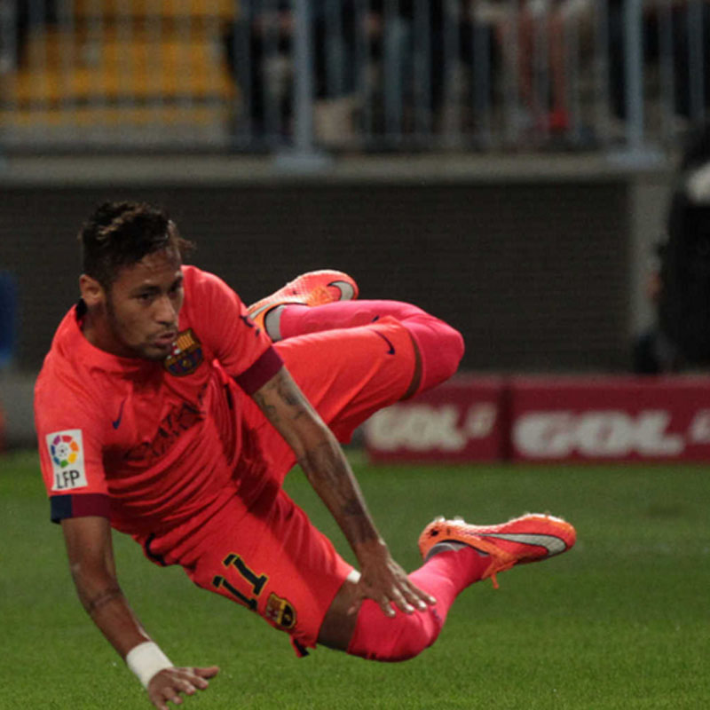 Neymar falling to the ground