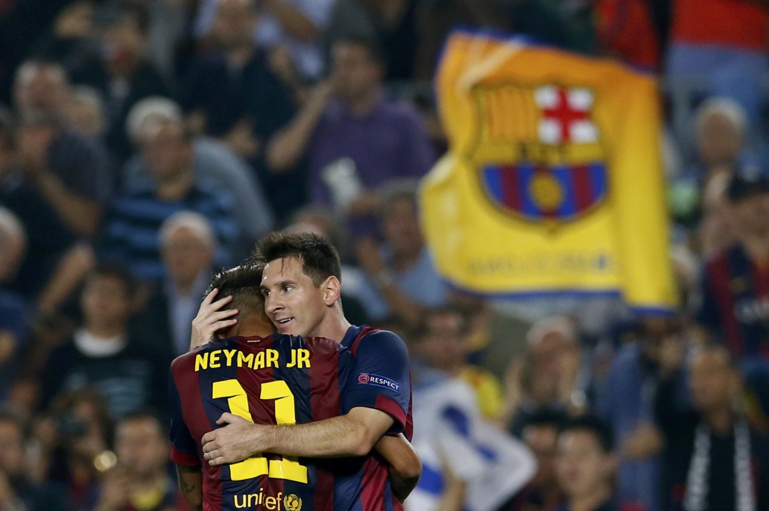 Messi and Neymar hugged