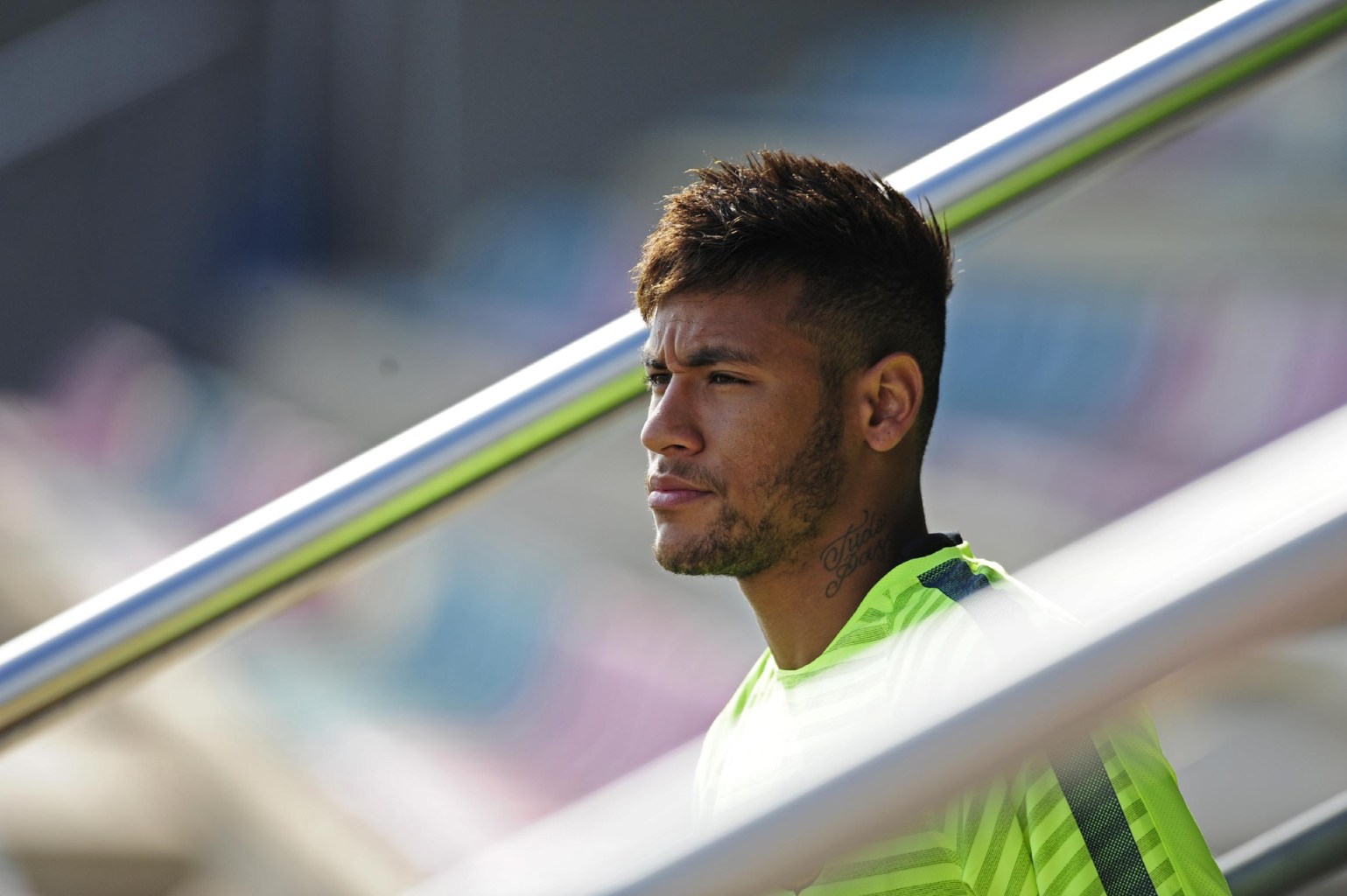 Neymar coming on to the training ground