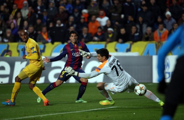 Luis Suárez scoring in APOEL vs Barcelona