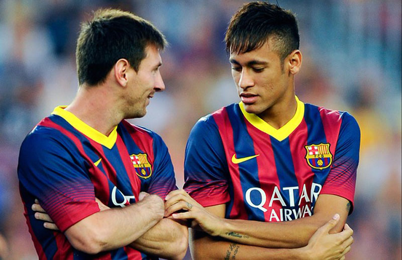Messi and Neymar talking