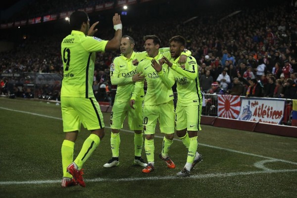 Iniesta, Messi, Neymar and Suárez celebrations in a Barcelona goal in 2015