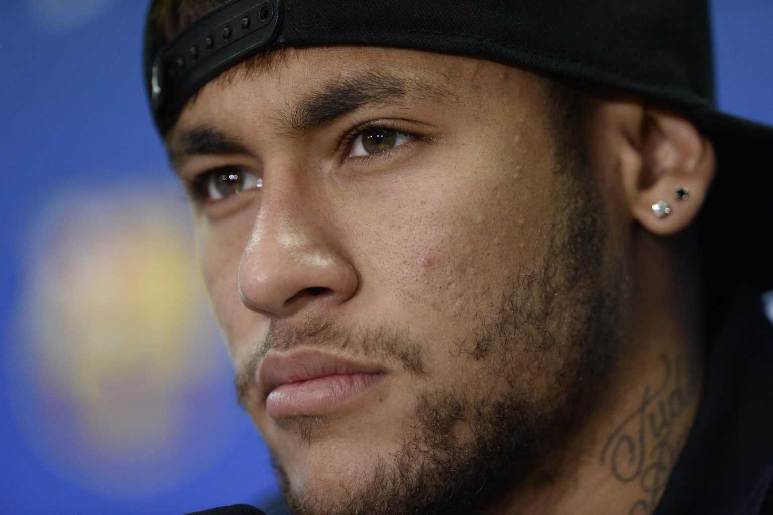 Neymar talking in a media event