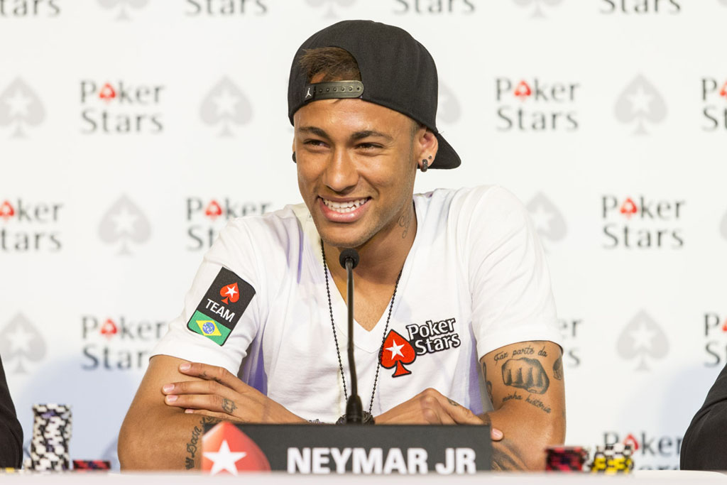 Neymar announcing his new Pokerstars deal