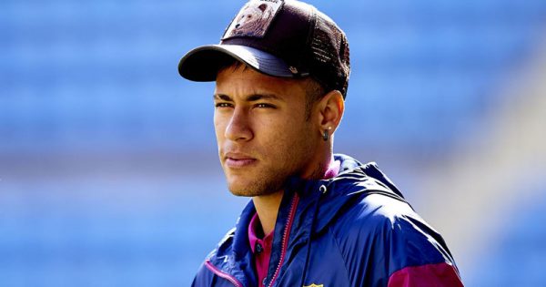 Neymar wearing a cap in Barcelona