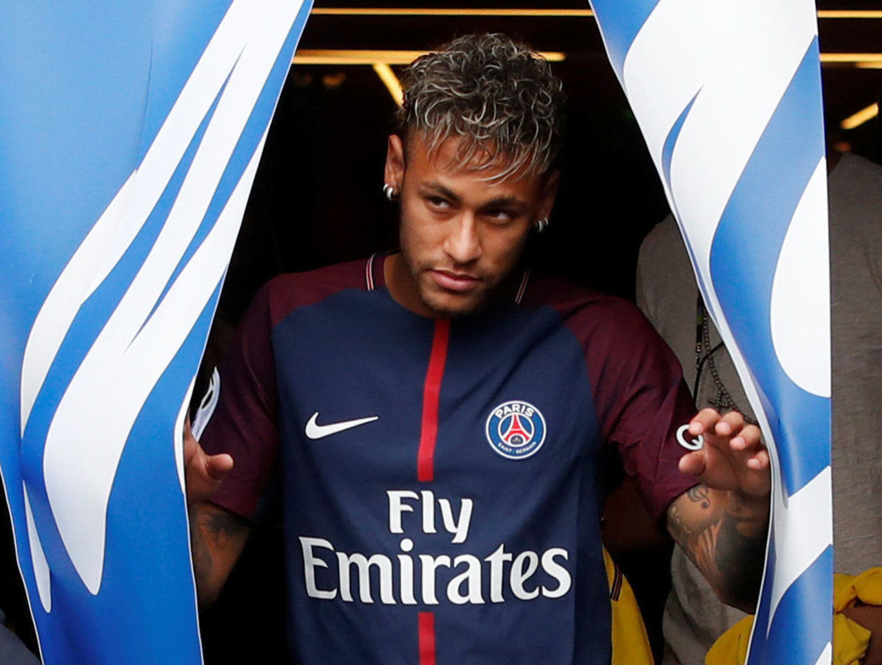 Neymar unveiled in PSG