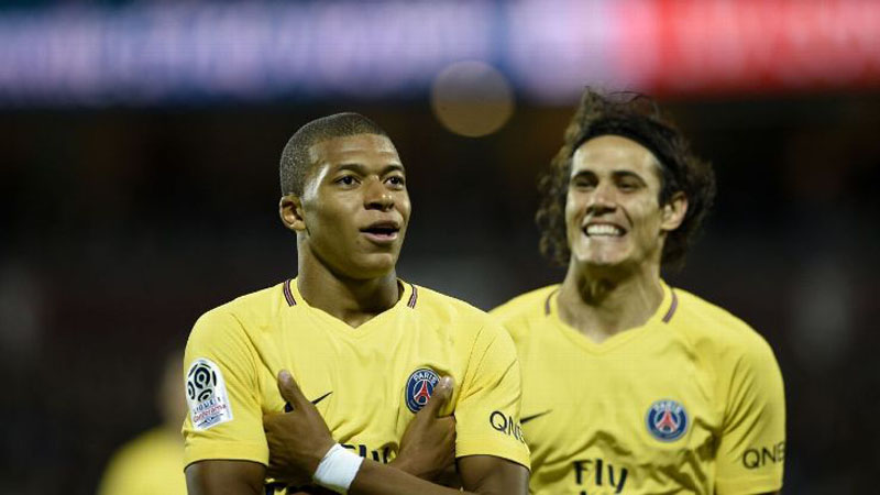 Mbappé and Cavani in PSG yellow shirts