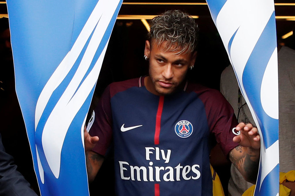 Neymar unveiled in PSG
