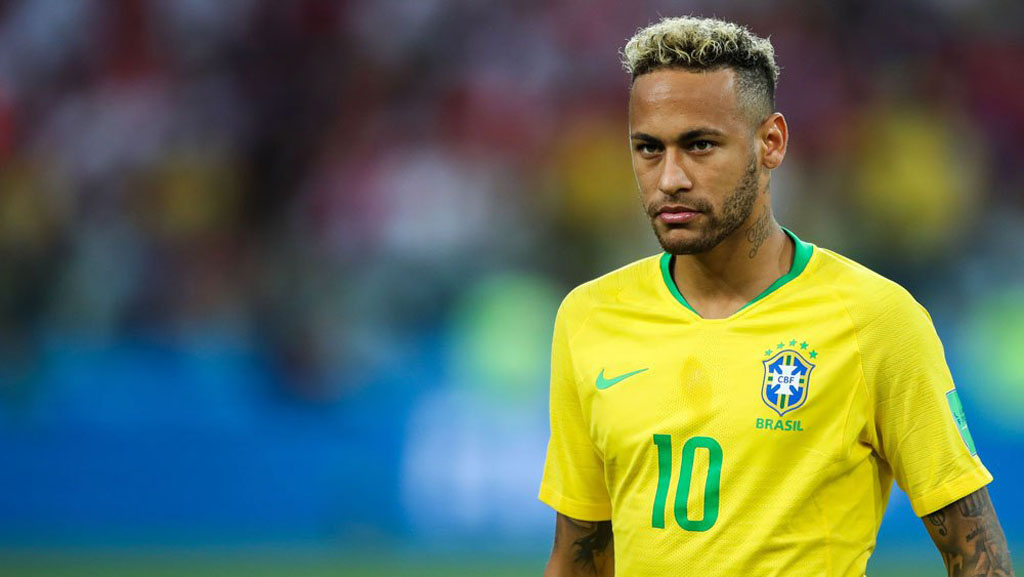 Neymar playing for Brazil in 2018
