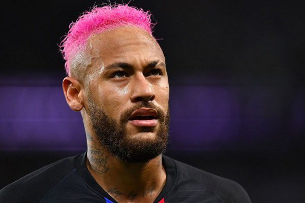 Neymar with pink hair