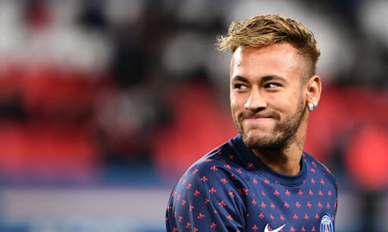 Neymar happy to continue at Paris-Saint Germain