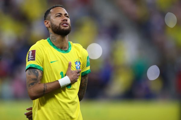 Neymar singing the Brazilian National Anthem